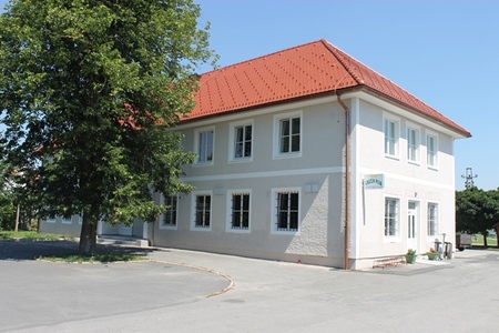 Zadružni dom Cven