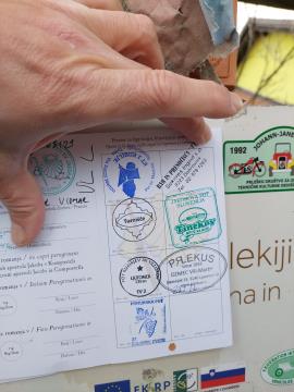 Zbiranje štampiljk na poti